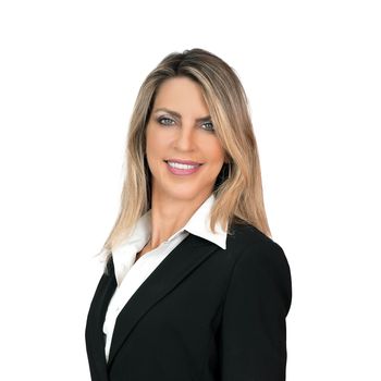 Portrait of Rhonda Calverley, REALTOR®.